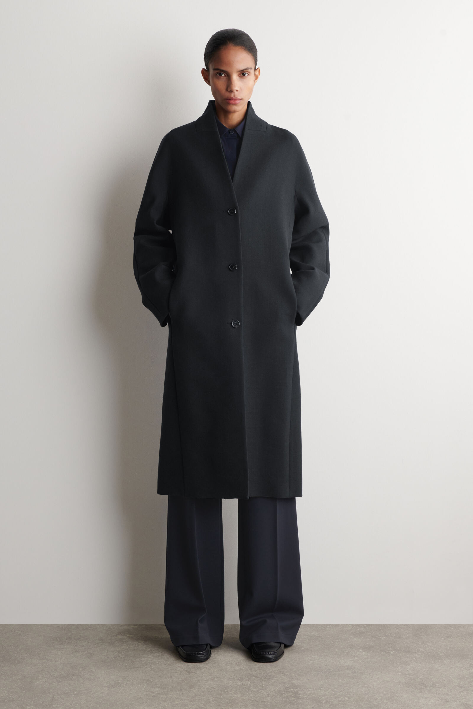COLLARLESS WOOL-TWILL COAT 襟なしウールツイルコート ダークグレー