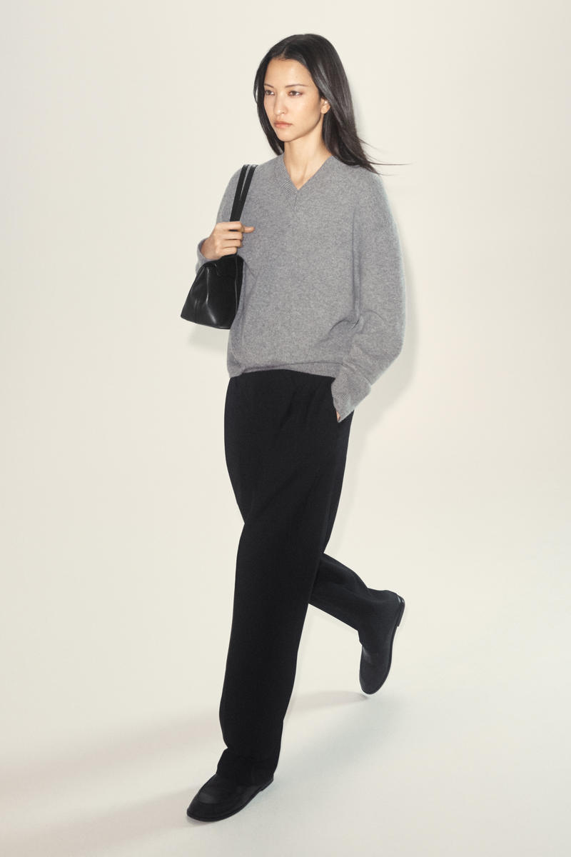 PLEATED WOOL-BLEND TAPERED TROUSERS プリーツ入り テーパードパンツ