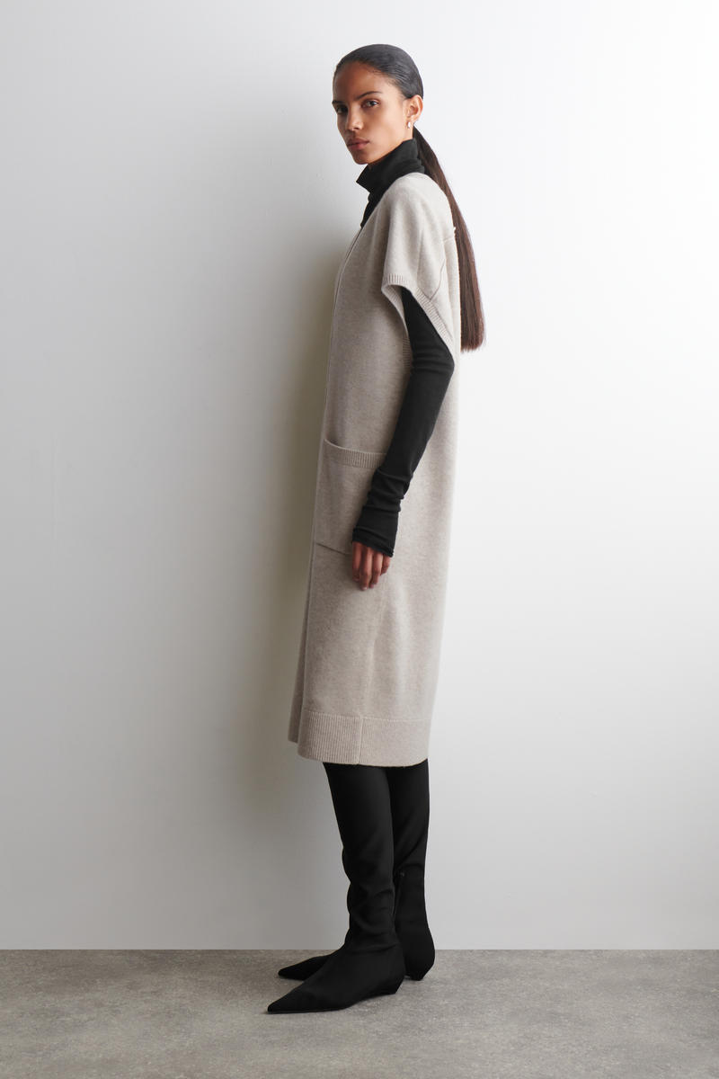 COS ラウンドウールロングラインカーディガン