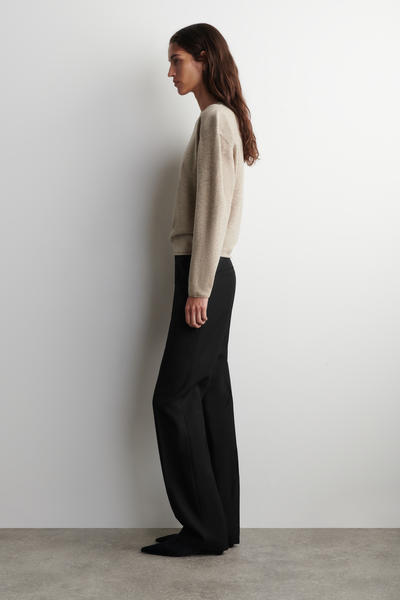 COS メリノウール クルーネックセーター