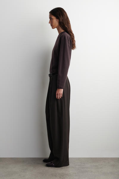 COS メリノウール クルーネックセーター