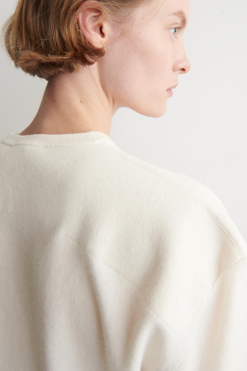 COS メリノウール クルーネックセーター