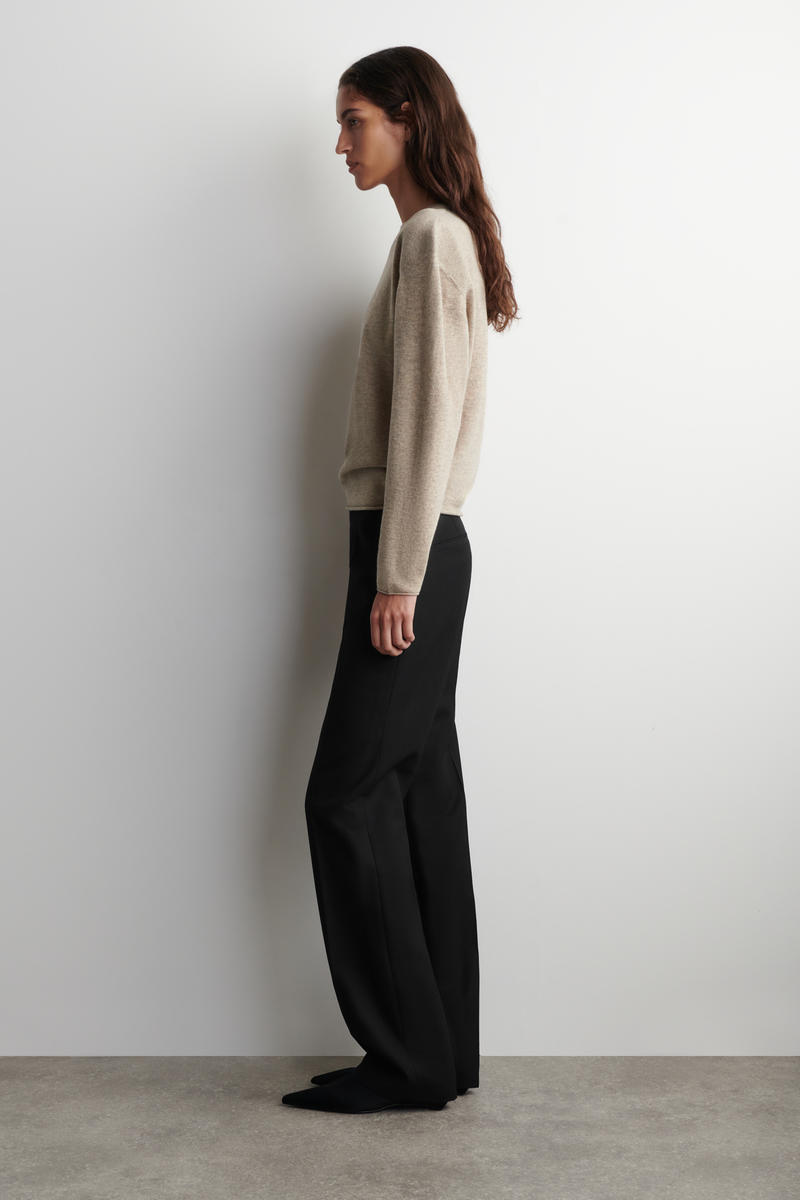 COS メリノウール クルーネックセーター