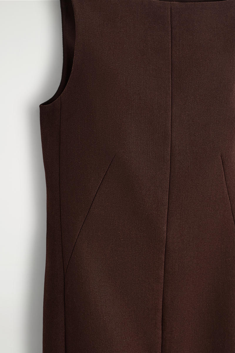 COS テーラードウールミディドレス