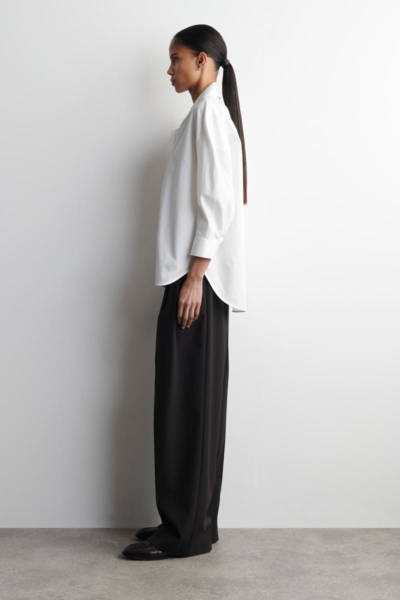 COS 彫刻的なコットンシャツ