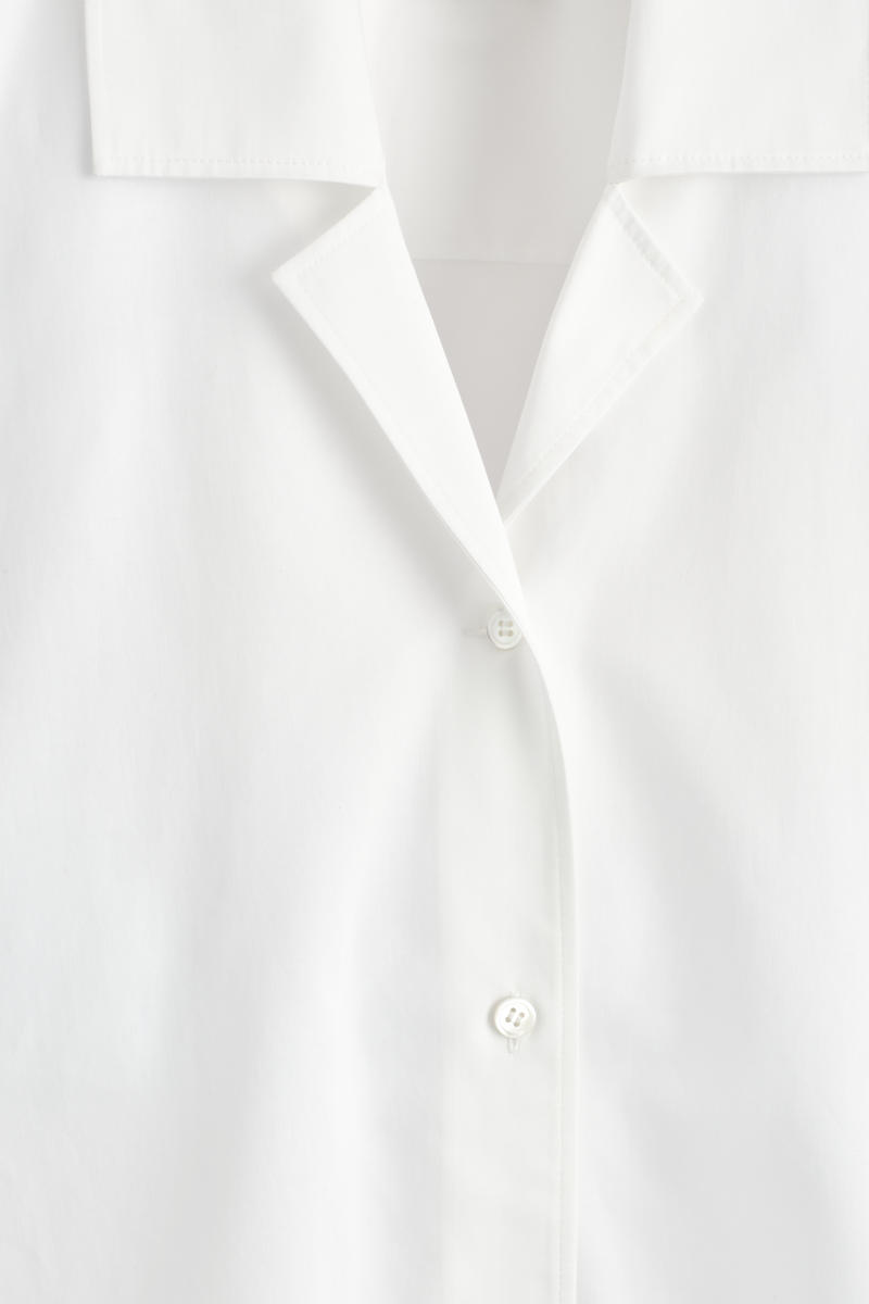 COS 彫刻的なコットンシャツ