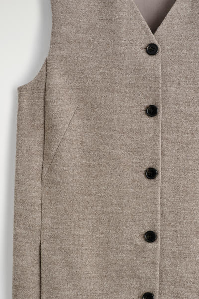 COS メリノウールボタンミニドレス