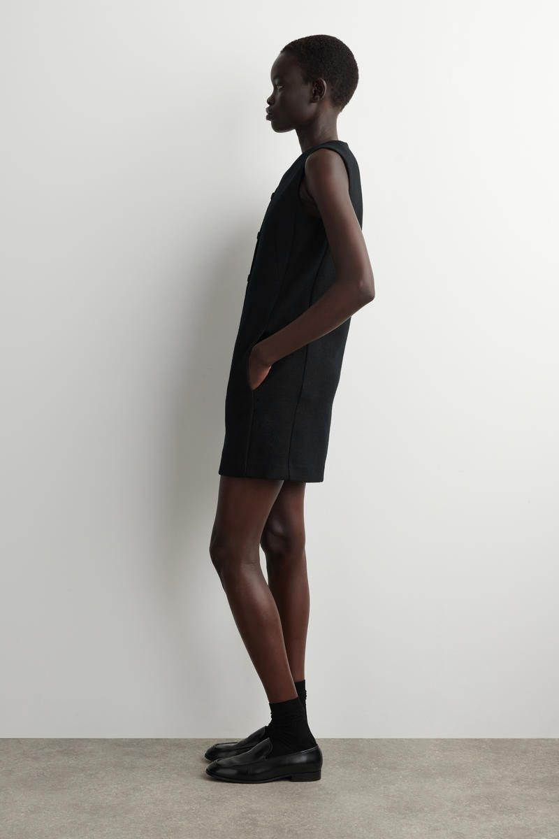 COS メリノウールボタンミニドレス