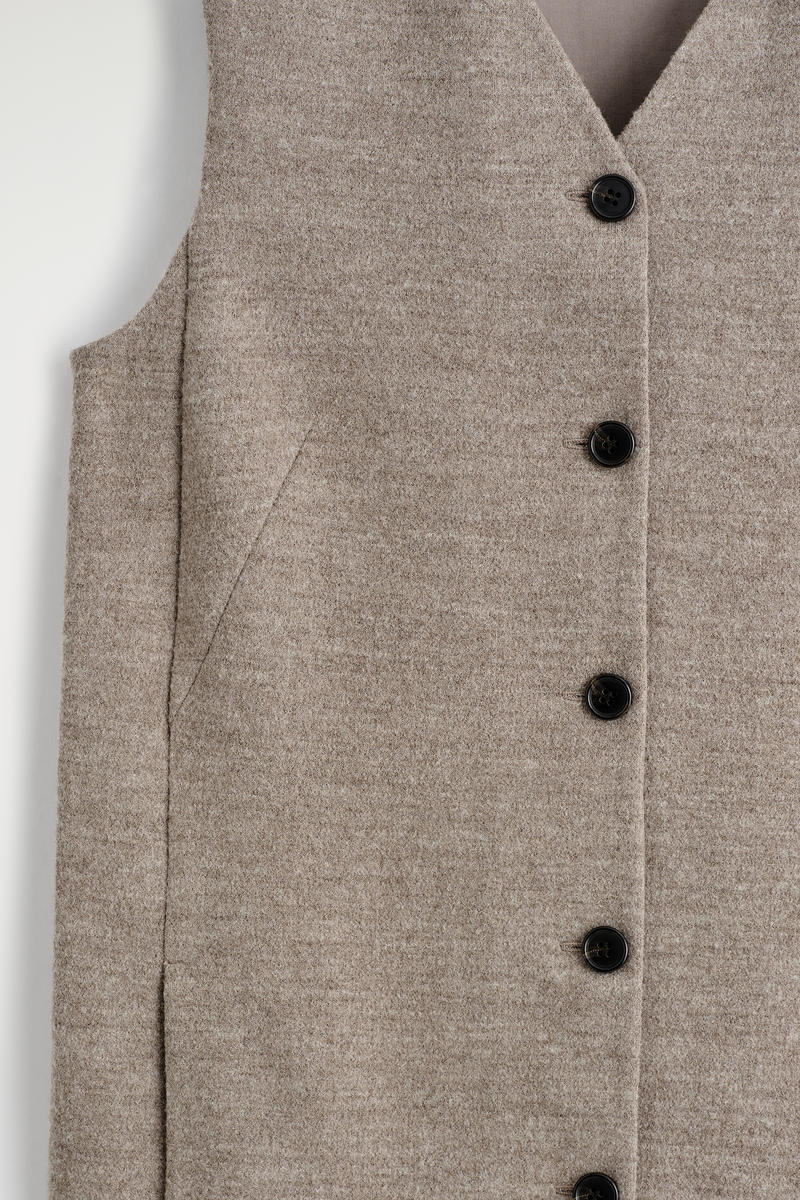 COS メリノウールボタンミニドレス