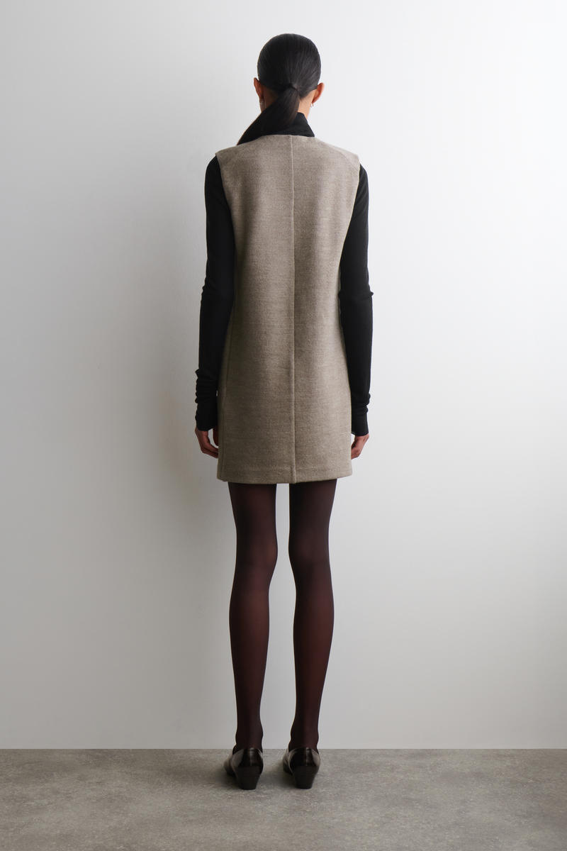 COS メリノウールボタンミニドレス