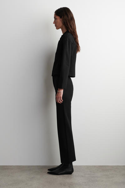 COS テイラードストレートレッグパンツ