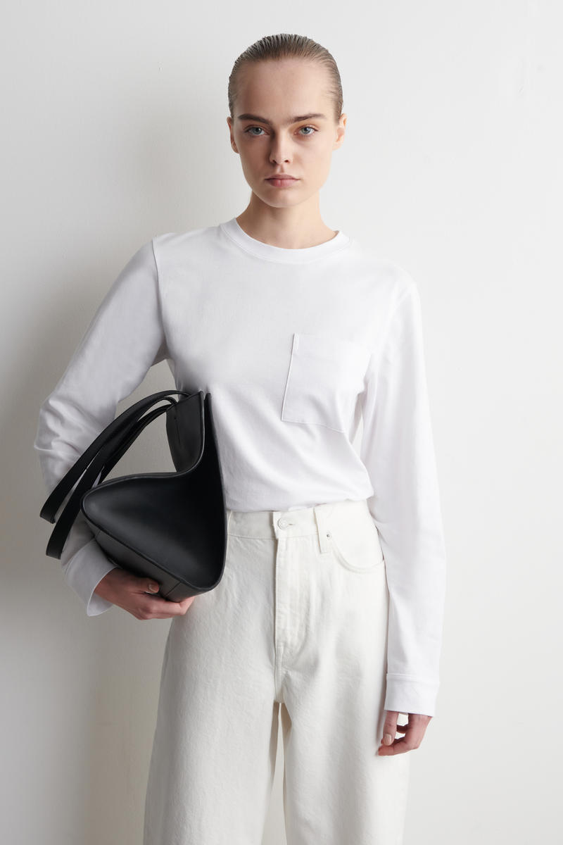 COS オーバーサイズブラッシュド綿長袖Tシャツ