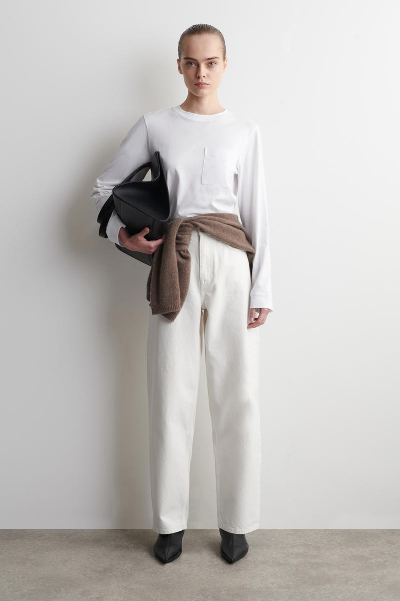 COS オーバーサイズブラッシュド綿長袖Tシャツ