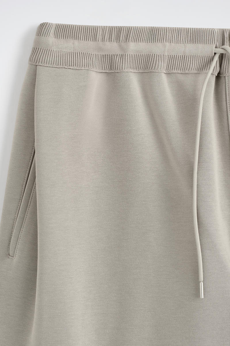 COS コットンピケ オーバーサイズ バレルレッグ ジョガーパンツ