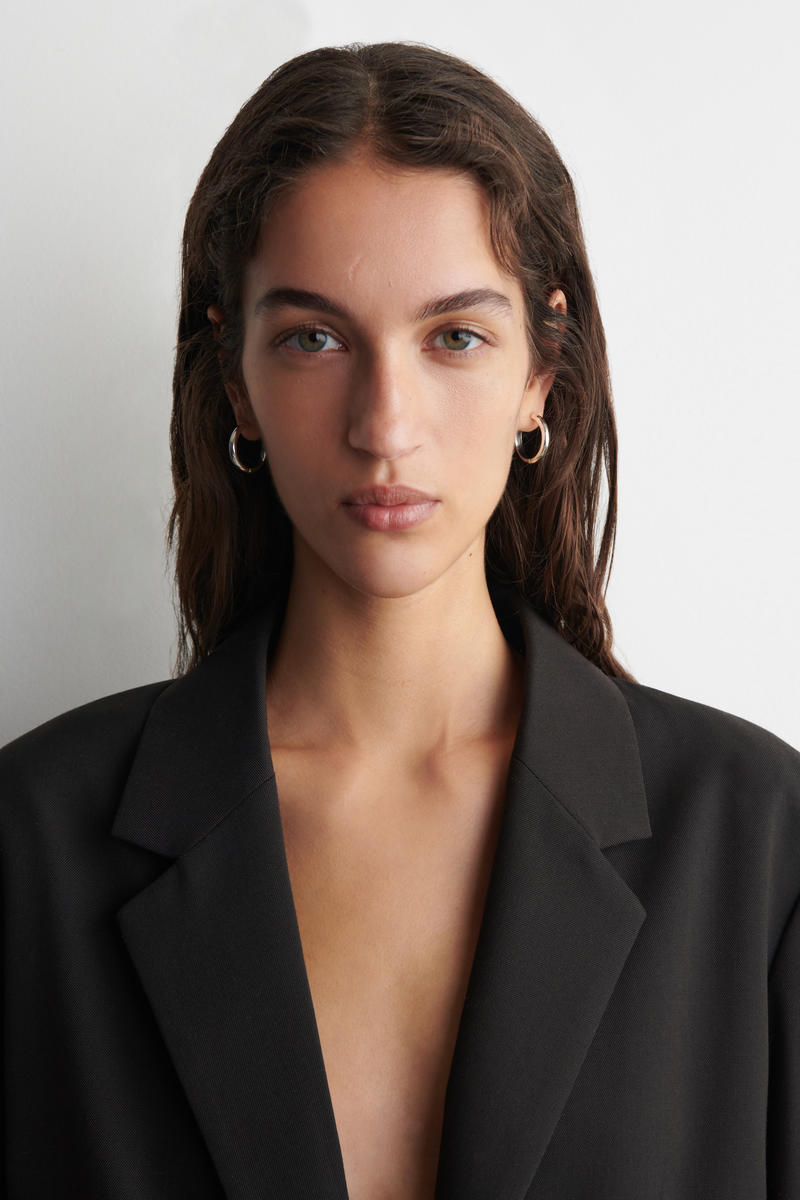 COS フープイヤリング