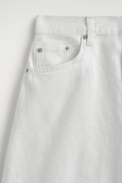 COS ニーレングス デニムショートパンツ