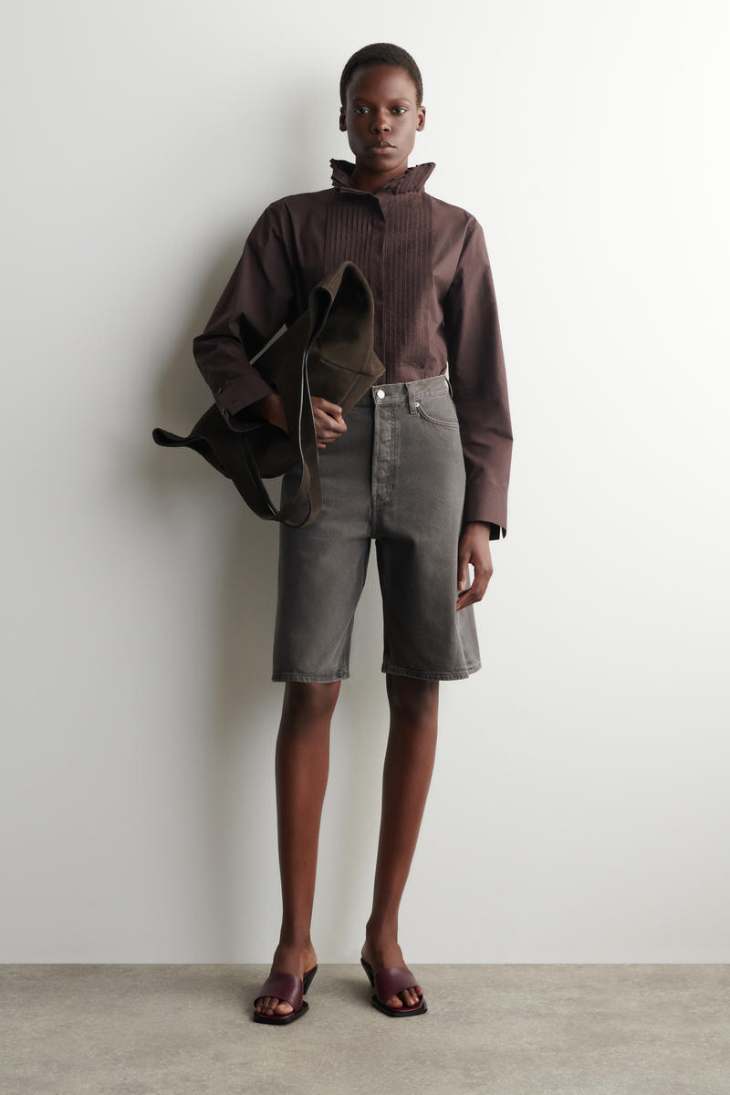 COS ニーレングスデニムショートパンツ