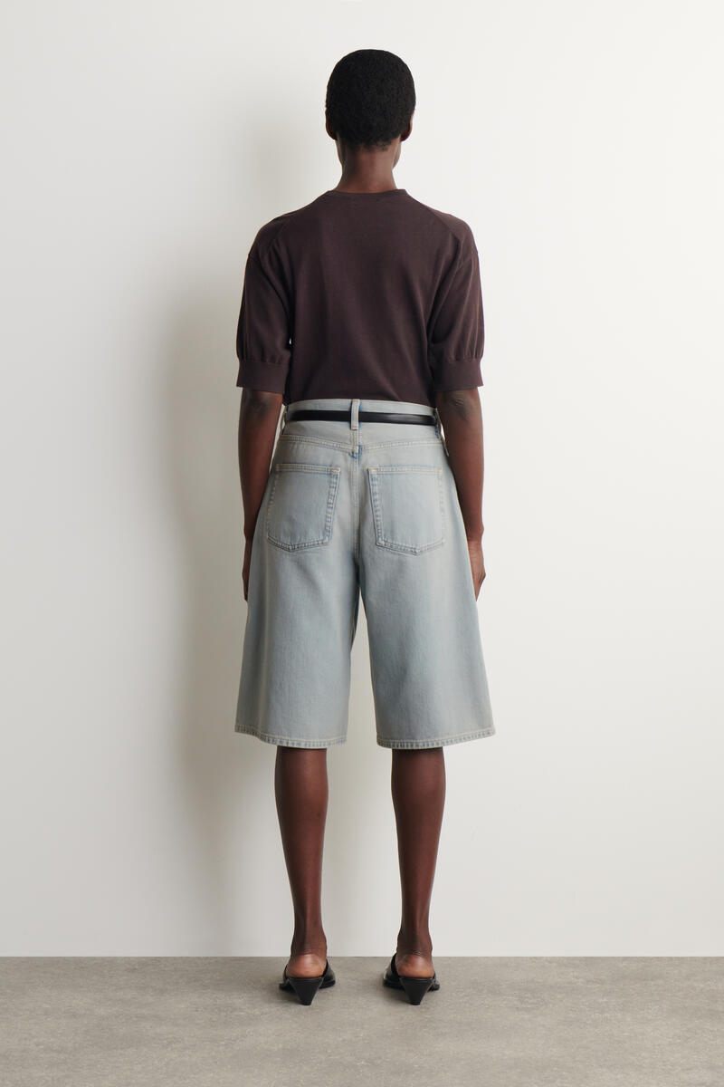 COS ニーレングス デニムショートパンツ