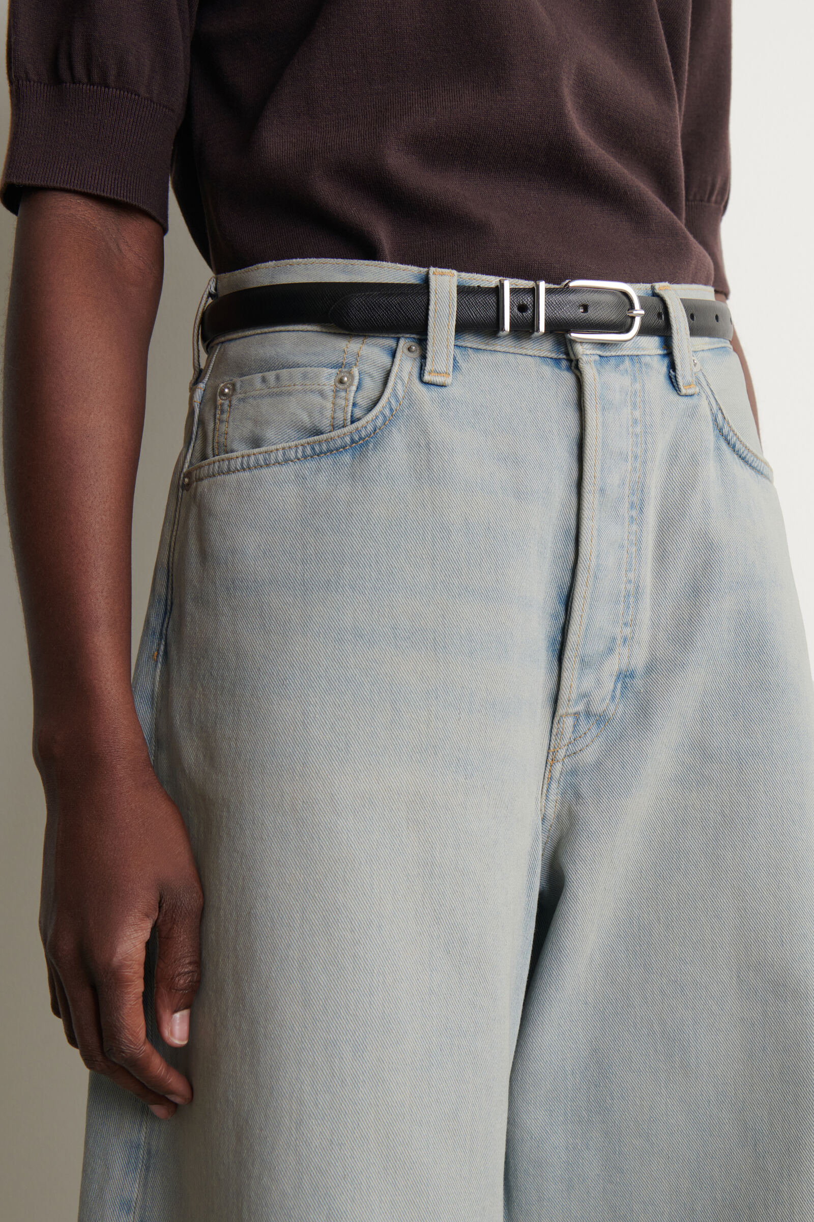 KNEE-LENGTH DENIM SHORTS ニーレングス デニムショートパンツ ライト