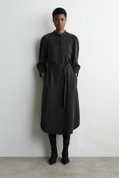 COS ベルト付きノーカラーミディシャツワンピース