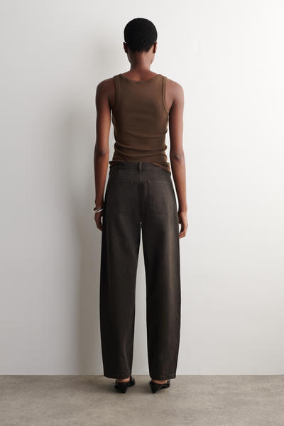 COS パッチポケット ストレートジーンズ