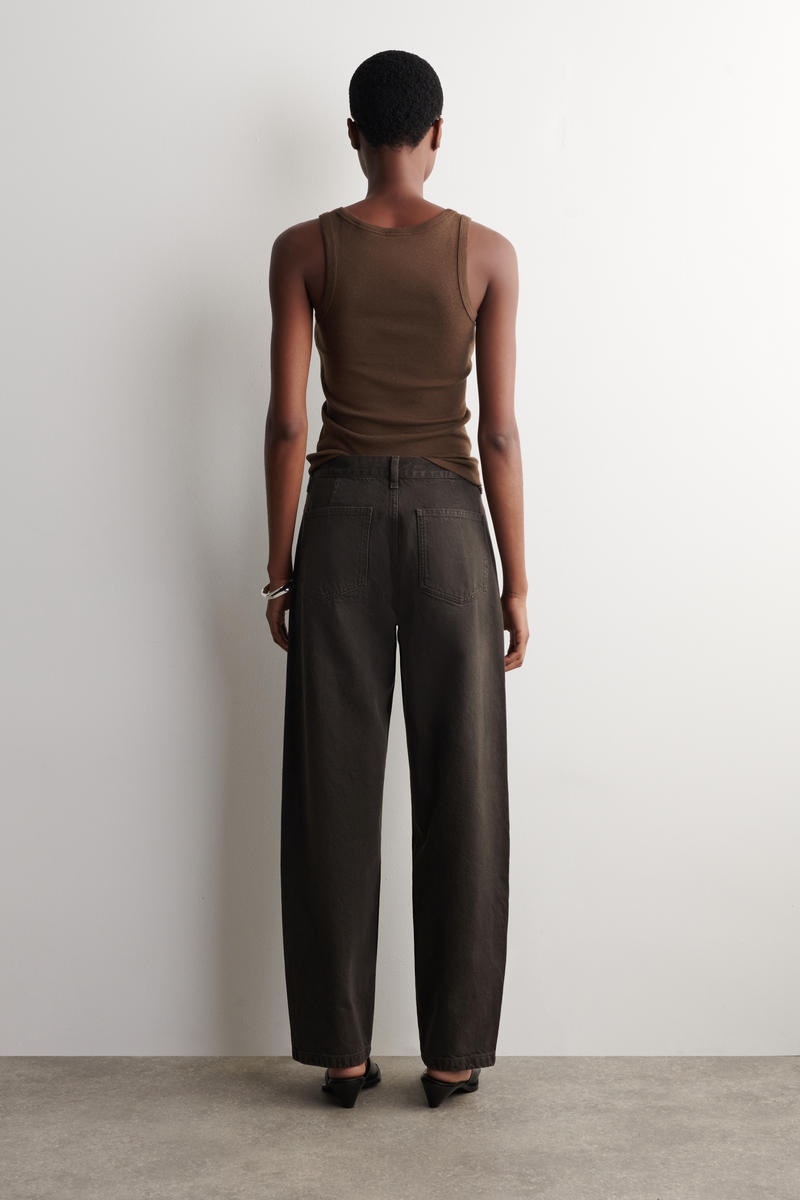 COS パッチポケット ストレートジーンズ