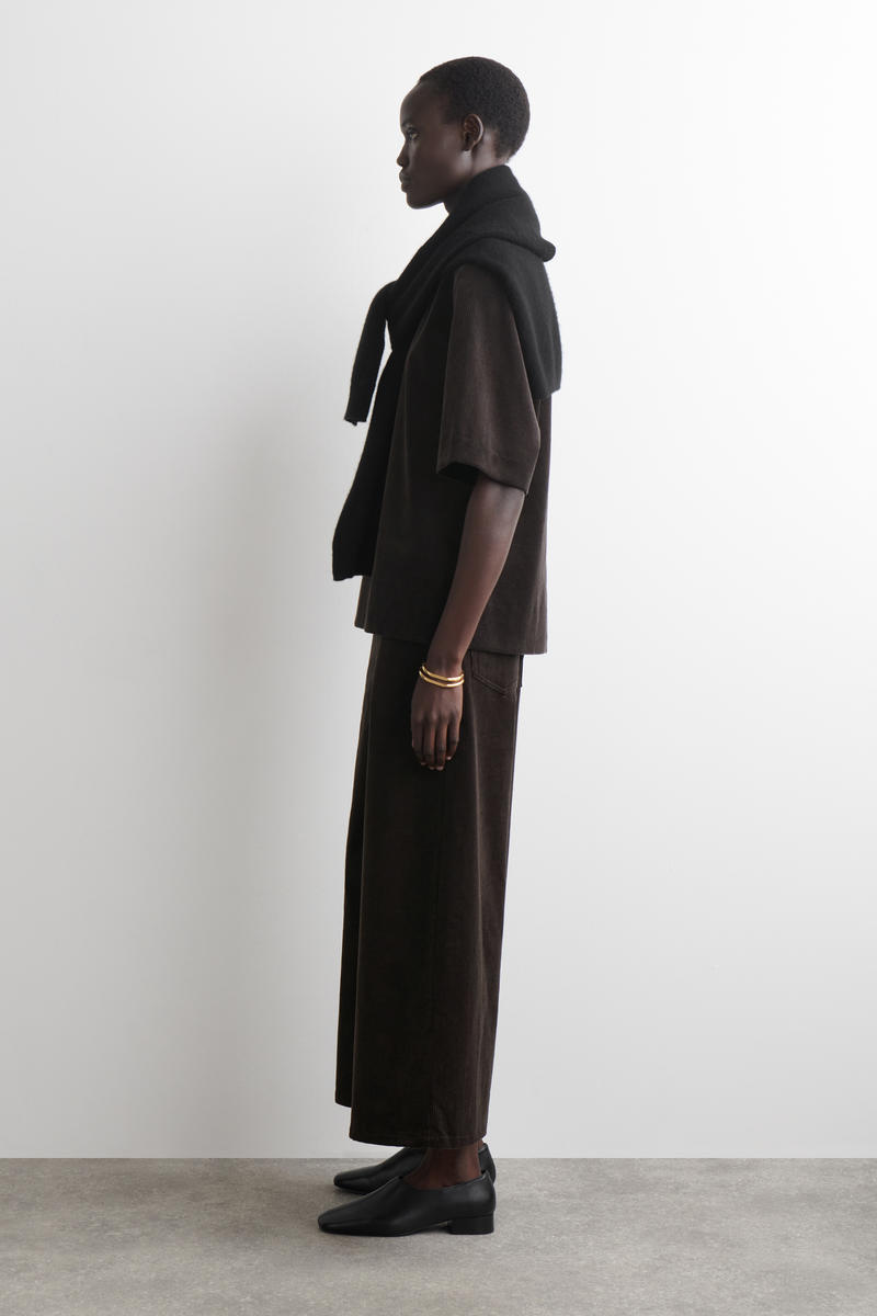 COS コーデュロイキュロット