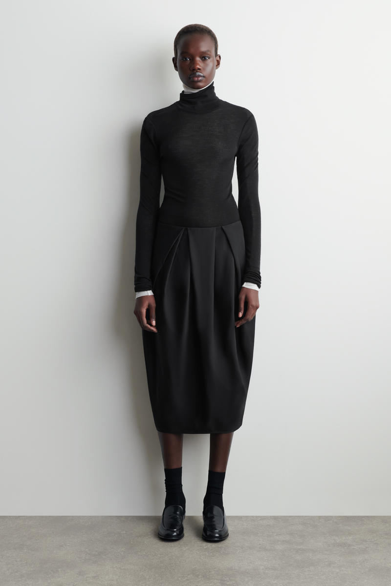 COS プリーツウールミディチューリップスカート