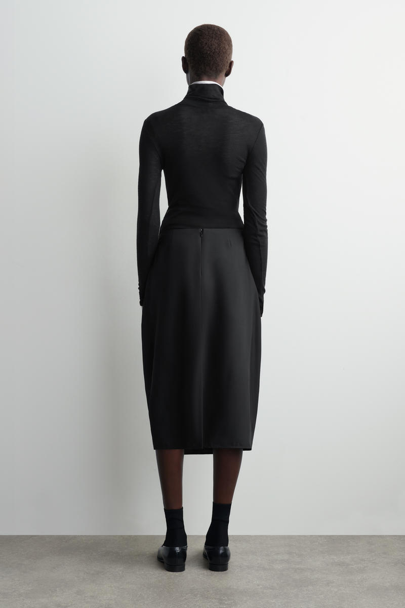 COS プリーツウールミディチューリップスカート