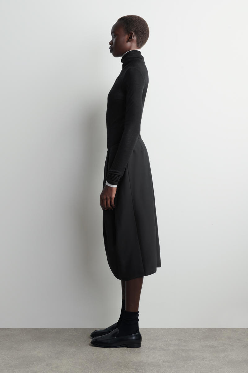 COS プリーツウールミディチューリップスカート