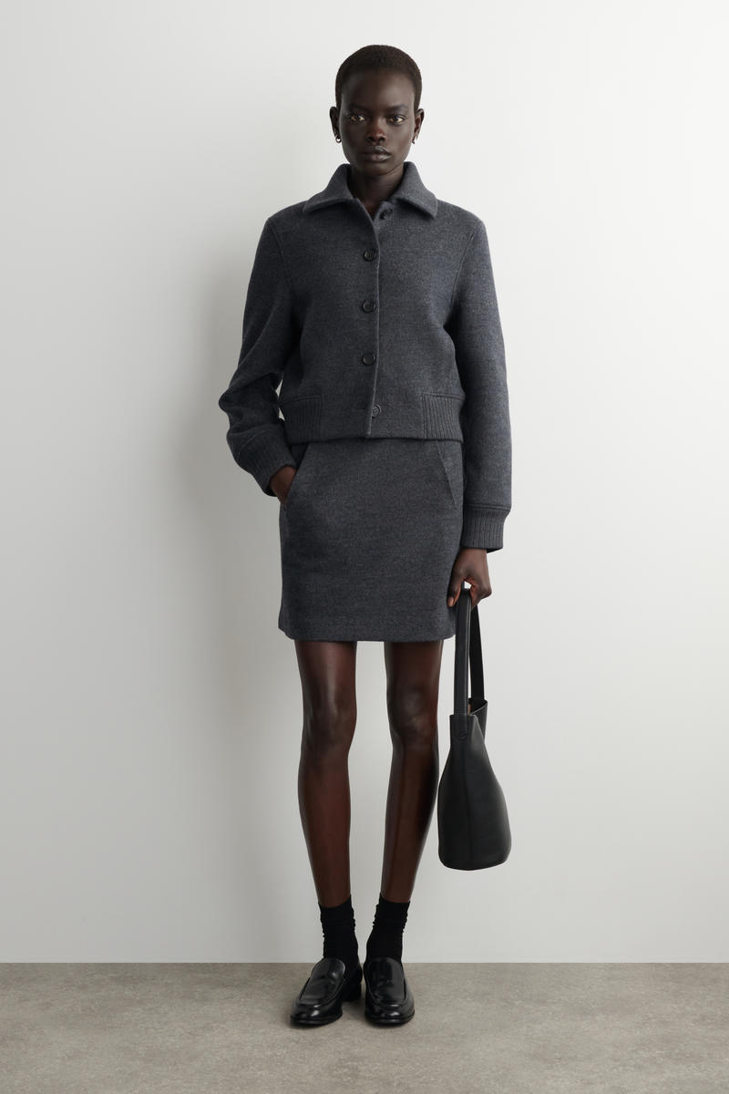 COS ボイルドメリノウールミニスカート