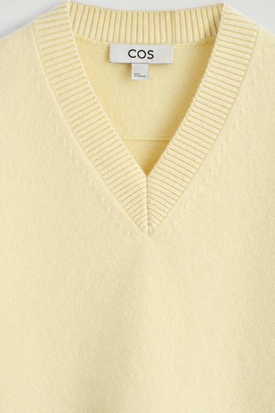 COS ラウンドウールVネックセーター