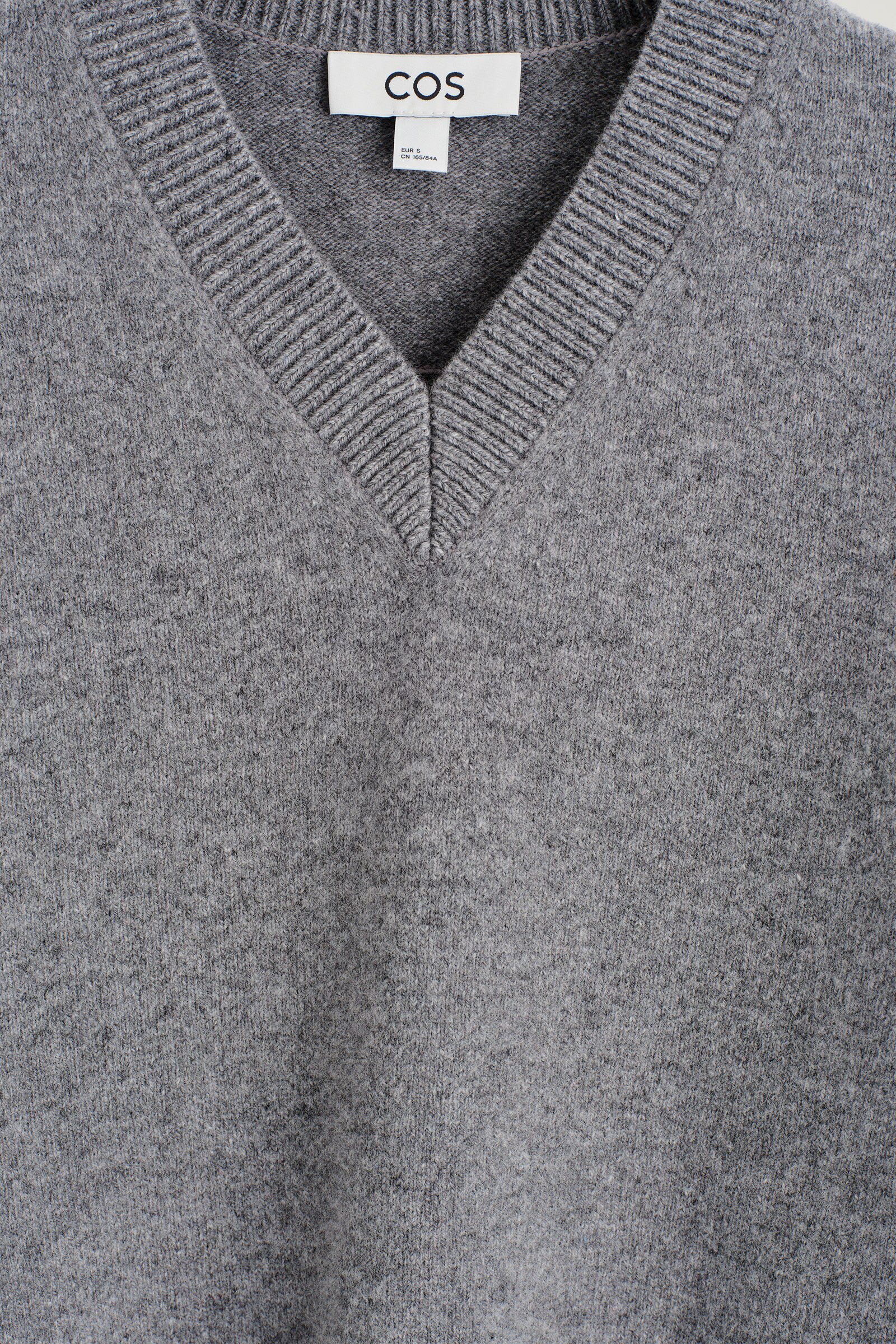 ROUNDED WOOL V-NECK JUMPER ラウンドウールVネックセーター グレー
