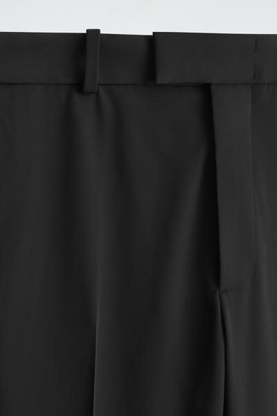 COS ツイルスリムフィット　ストレートレッグパンツ