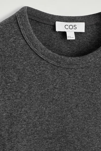COS スリムリブコットン長袖Tシャツ