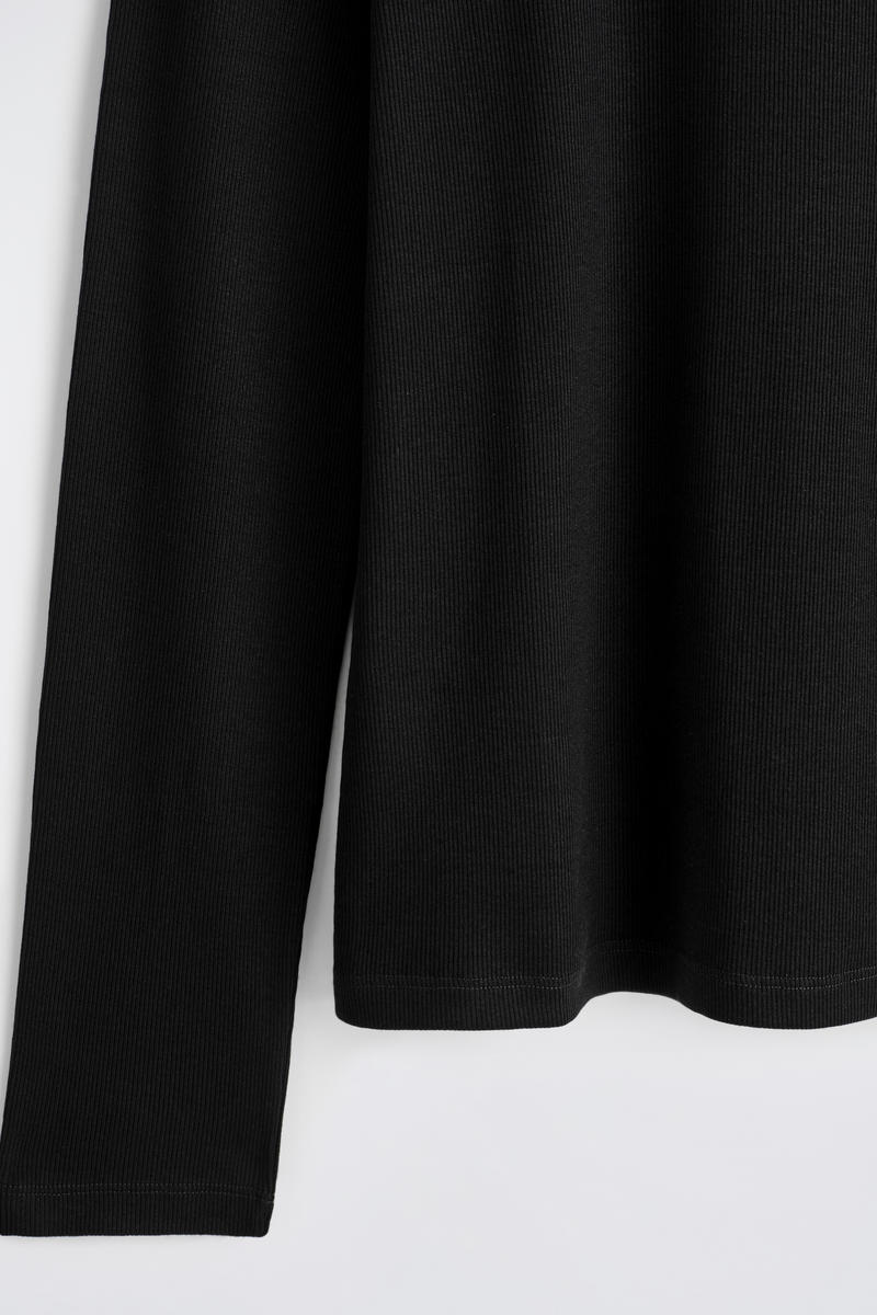 COS スリムリブコットン長袖Tシャツ