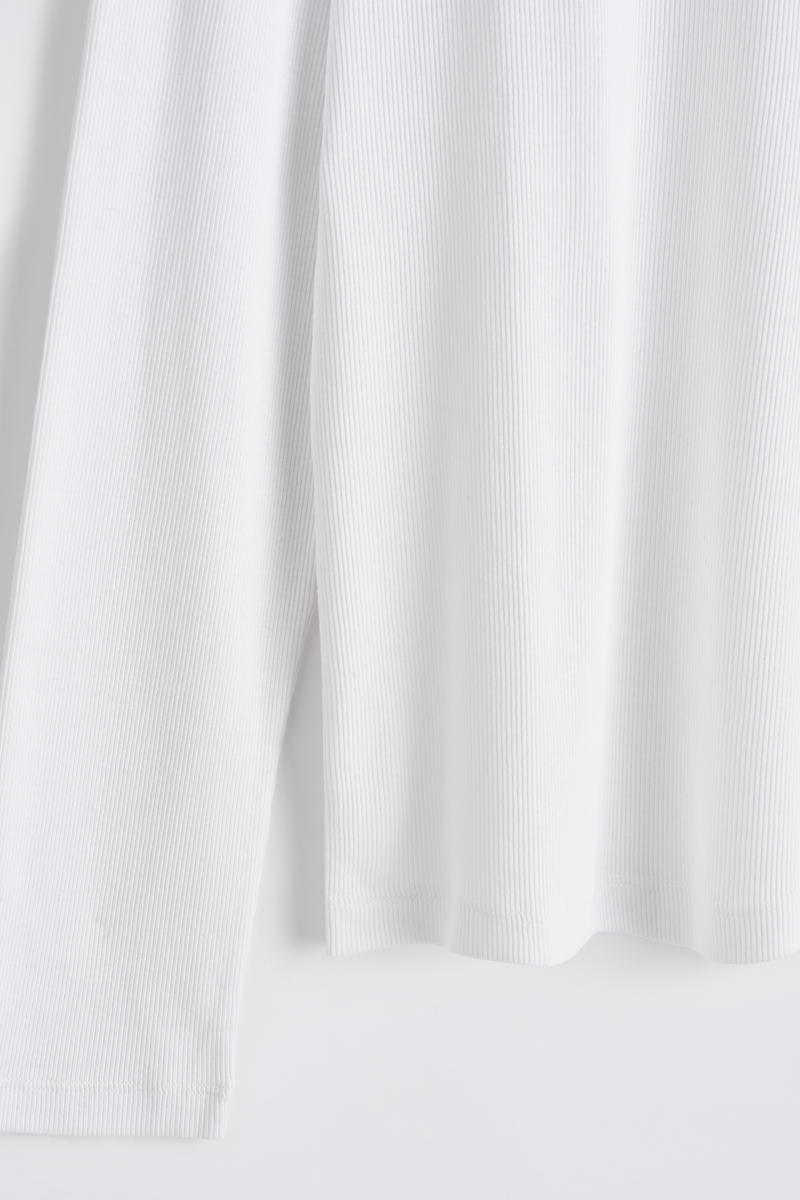 COS スリムリブコットン長袖Tシャツ