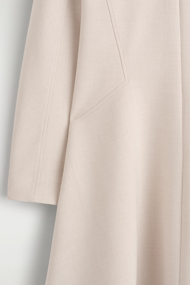 COS テーラードVネックミニドレス
