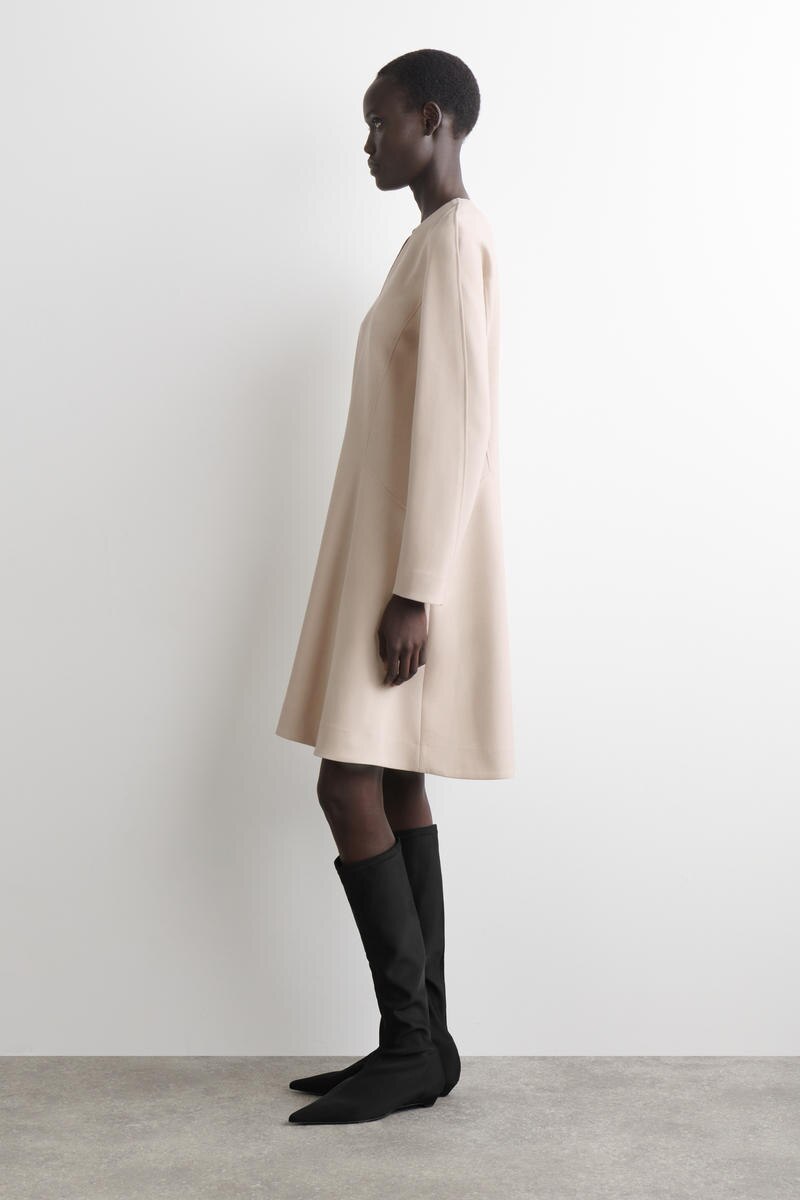 COS テーラードVネックミニドレス