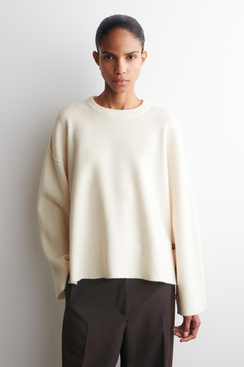 BUTTON-DETAIL MERINO WOOL JUMPER ボタンディテールメリノウール