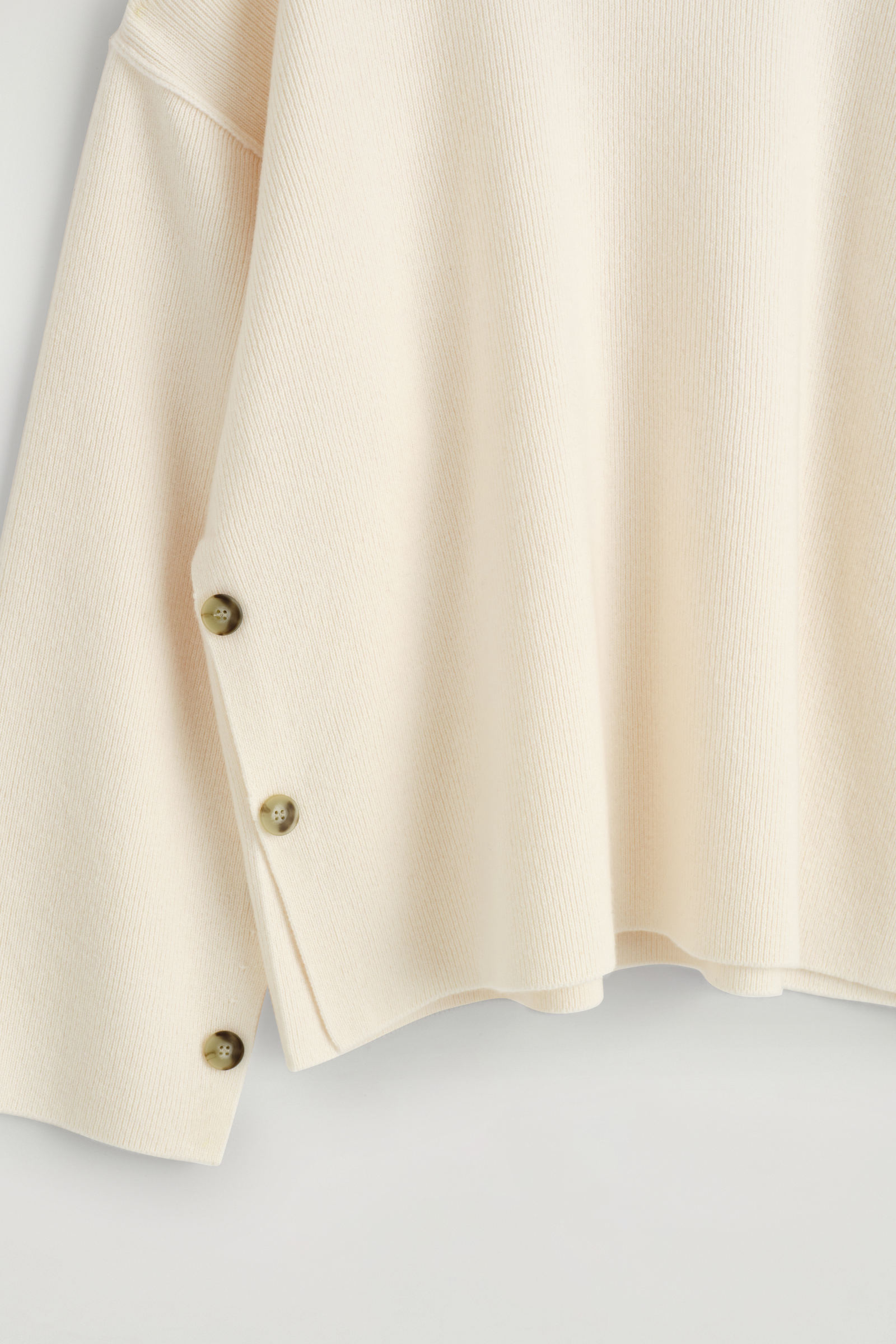 COS ホワイト レイヤードメリノウールセーター アイボリー LAYERED MERINO WOOL JUMPER レイヤードメリノウールセーター