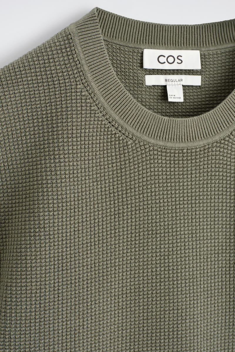 COS ワッフルニットコットンTシャツ