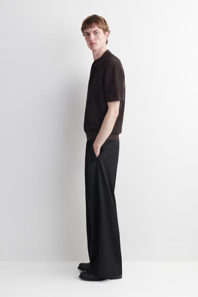 COS テクスチャードパネル　コットンポロシャツ