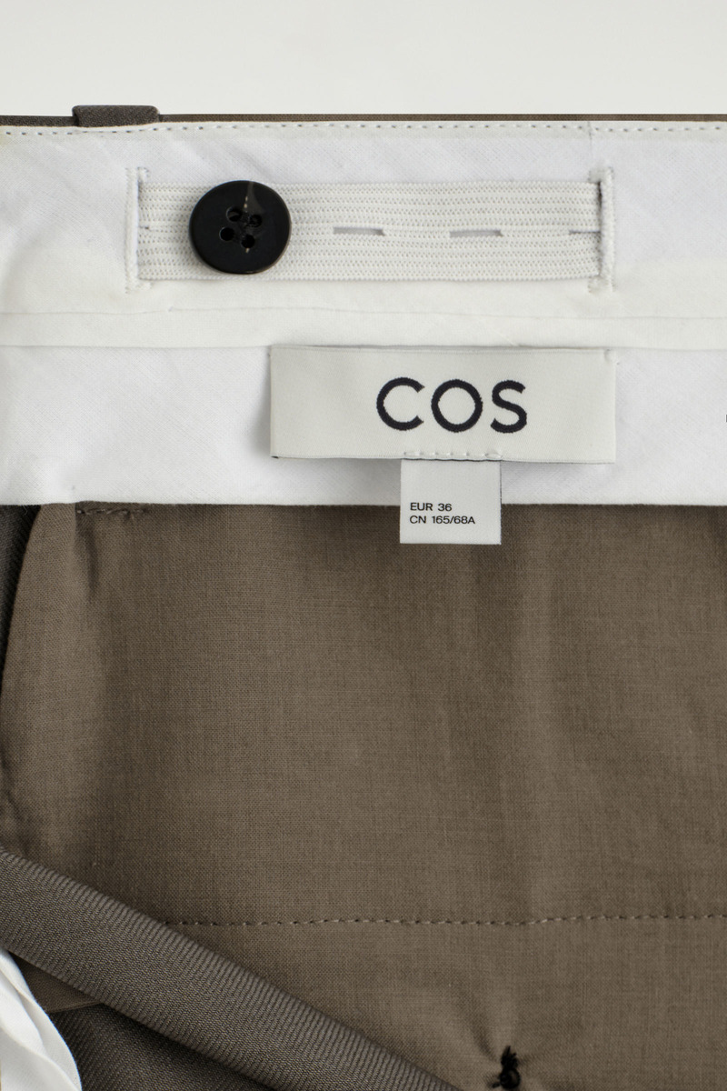 COS テーラードウールツイルブーツカットパンツ