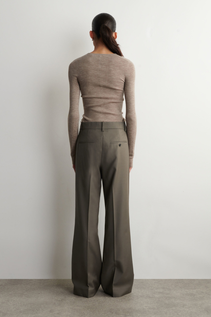 COS テーラードウールツイルブーツカットパンツ