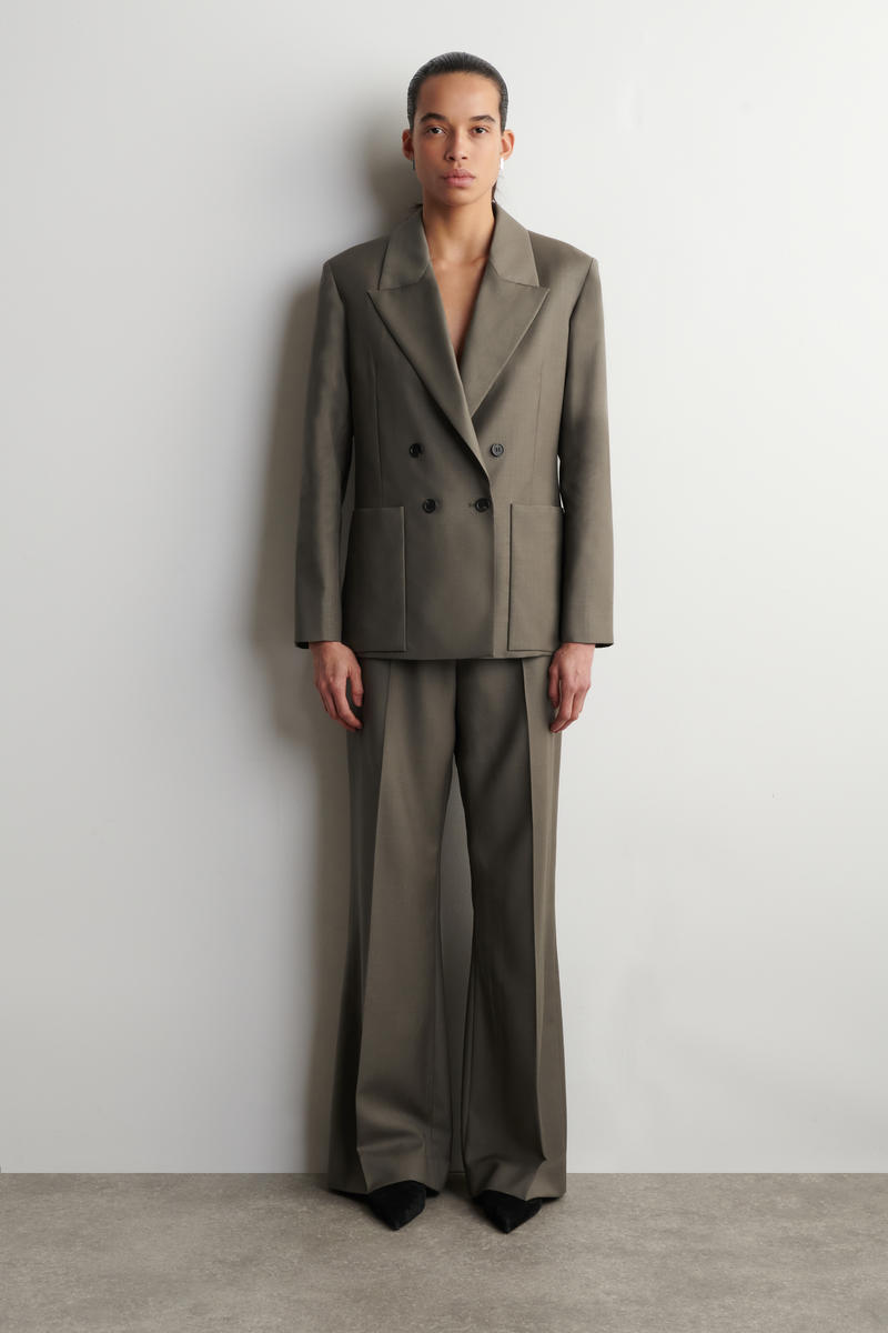 COS テーラードウールツイルブーツカットパンツ