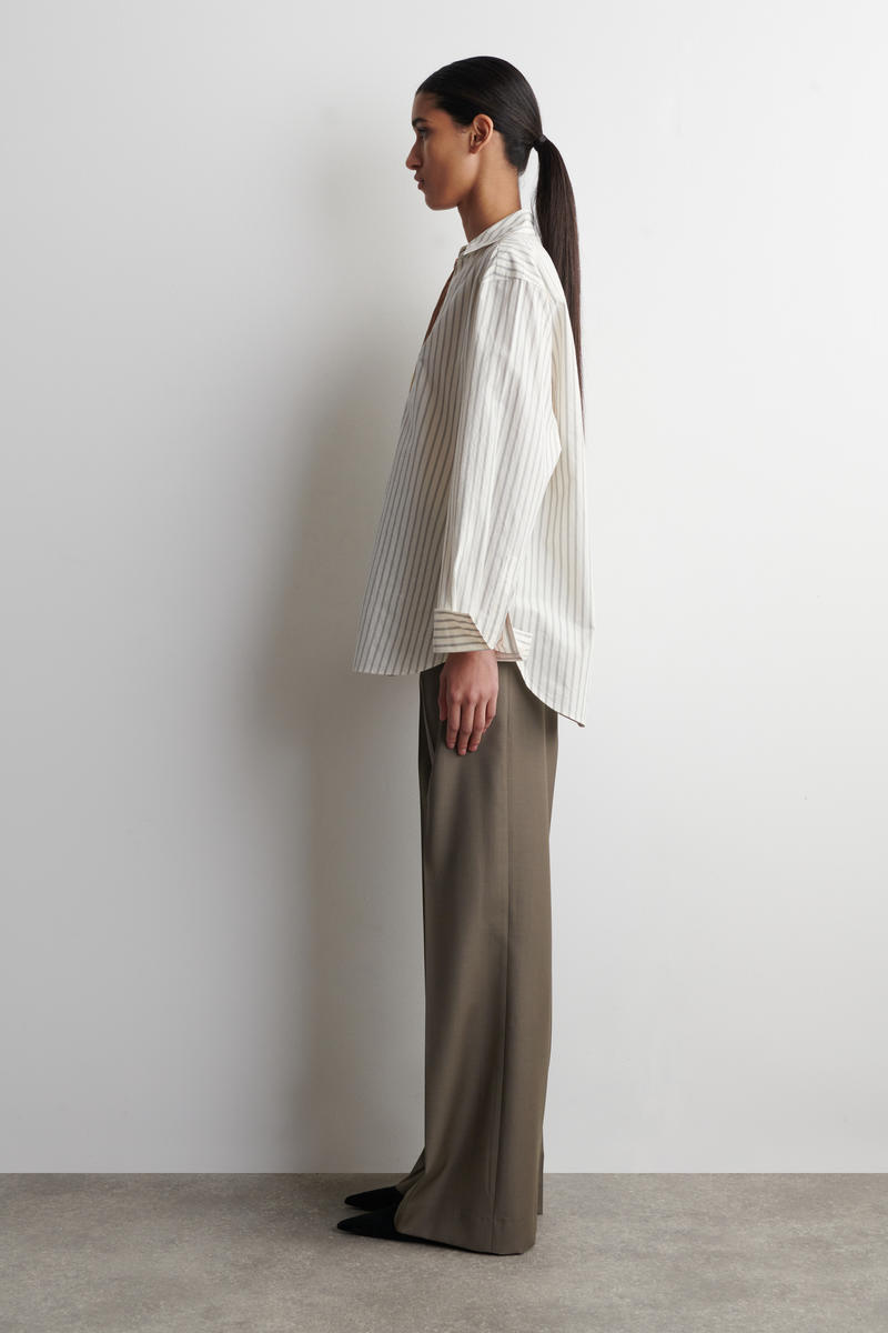 COS オープンカラー コットンポプリンシャツ