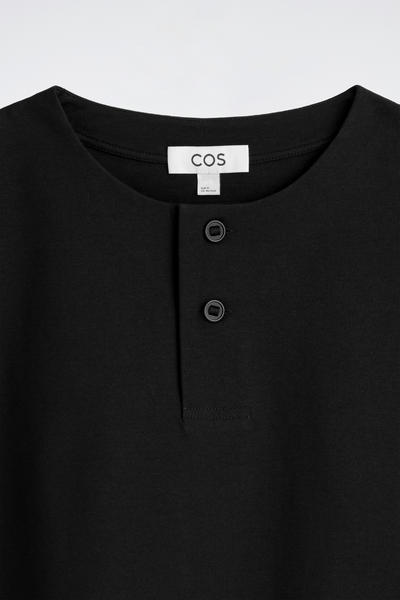 COS オーバーサイズ コットンジャージー ヘンリーTシャツ
