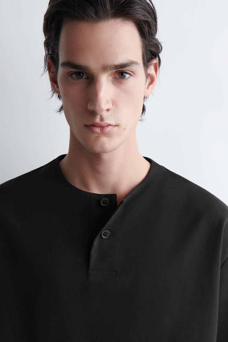 COS オーバーサイズ コットンジャージー ヘンリーTシャツ