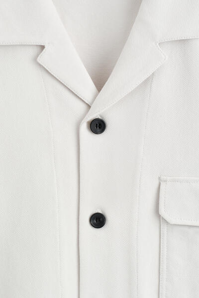 COS コットンユーティリティシャツ